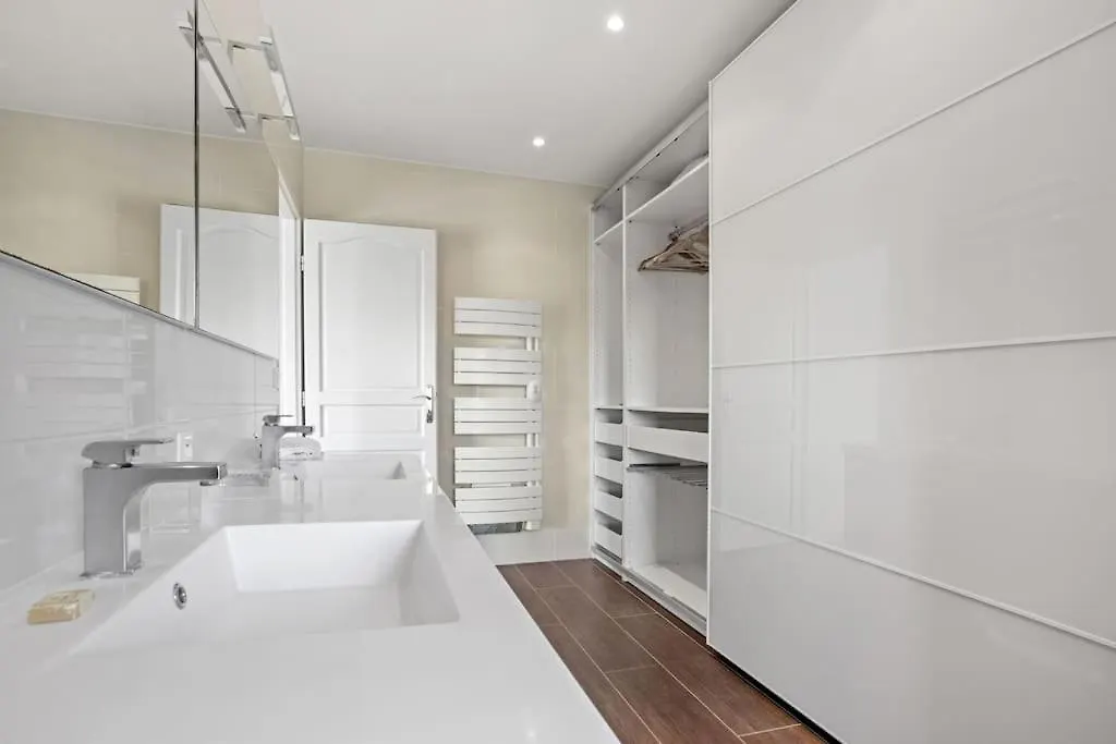 Villa 197 M2, Vue Mer, Parking 罗克布伦河畔阿尔让 法国